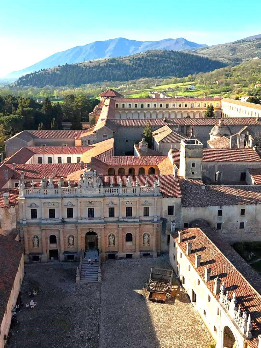 Casa Semeria Certosa Di Padula Luaran gambar